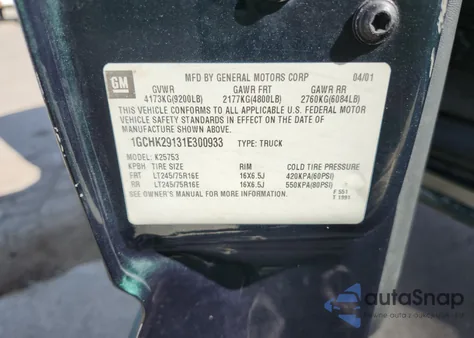 2001 Chevrolet Silverado K2500 Heavy Duty z USA, uszkodzony, nr VIN 1GCHK29131E300933